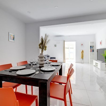 Modern Family Holiday Retreat In Gzira スリーマ エクステリア 写真