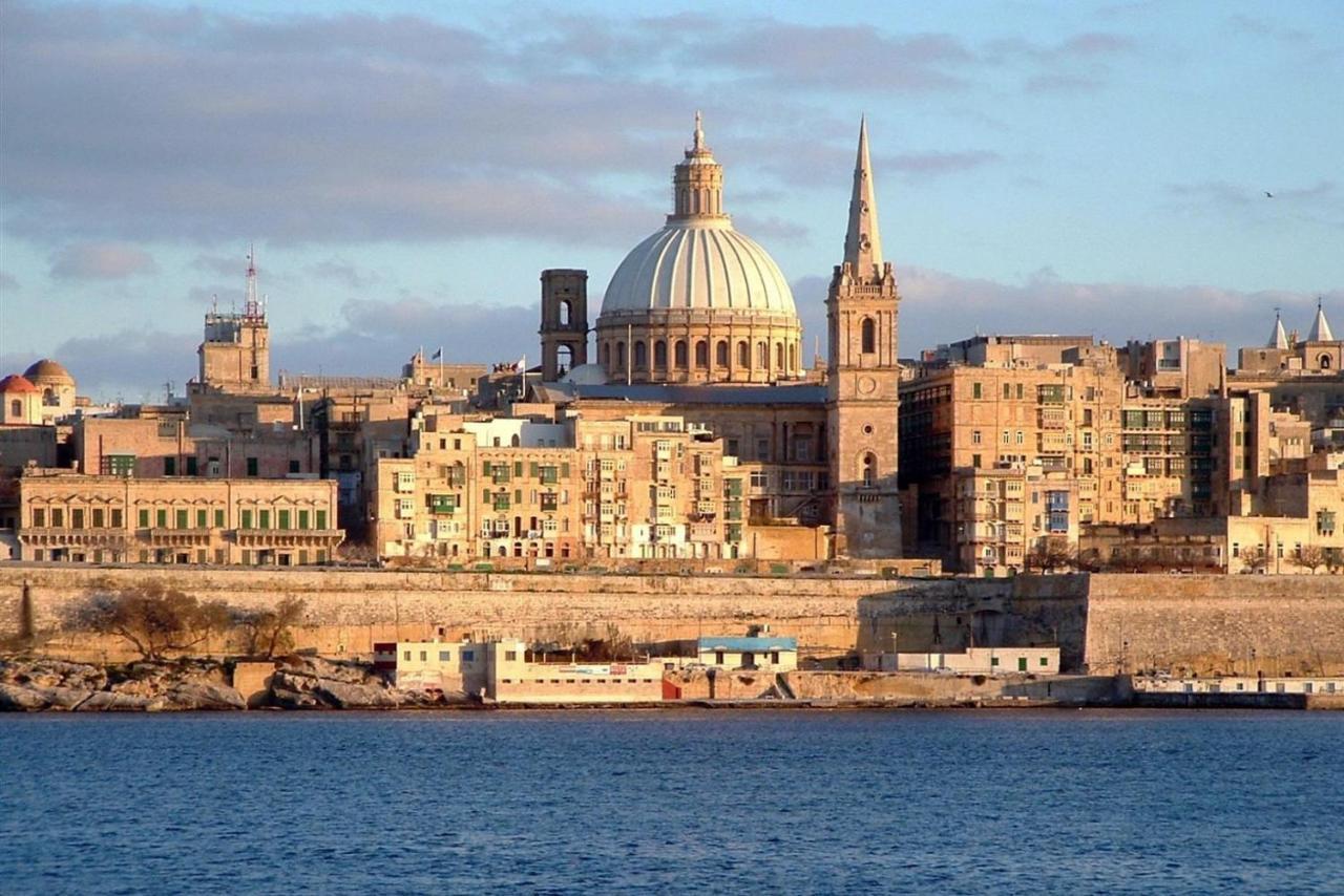 Modern Family Holiday Retreat In Gzira スリーマ エクステリア 写真