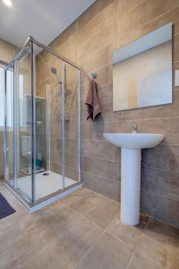 Modern Family Holiday Retreat In Gzira スリーマ エクステリア 写真