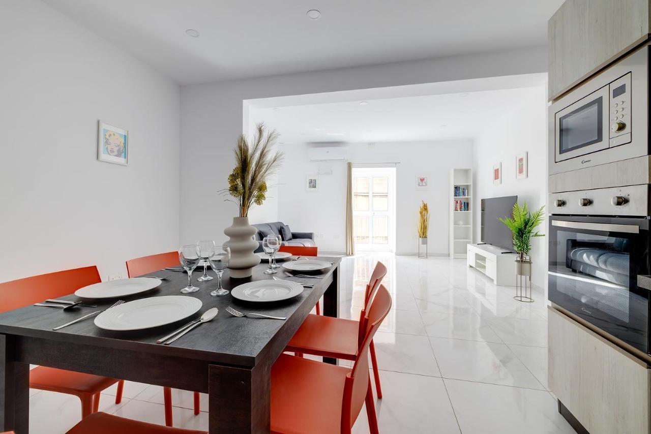 Modern Family Holiday Retreat In Gzira スリーマ エクステリア 写真