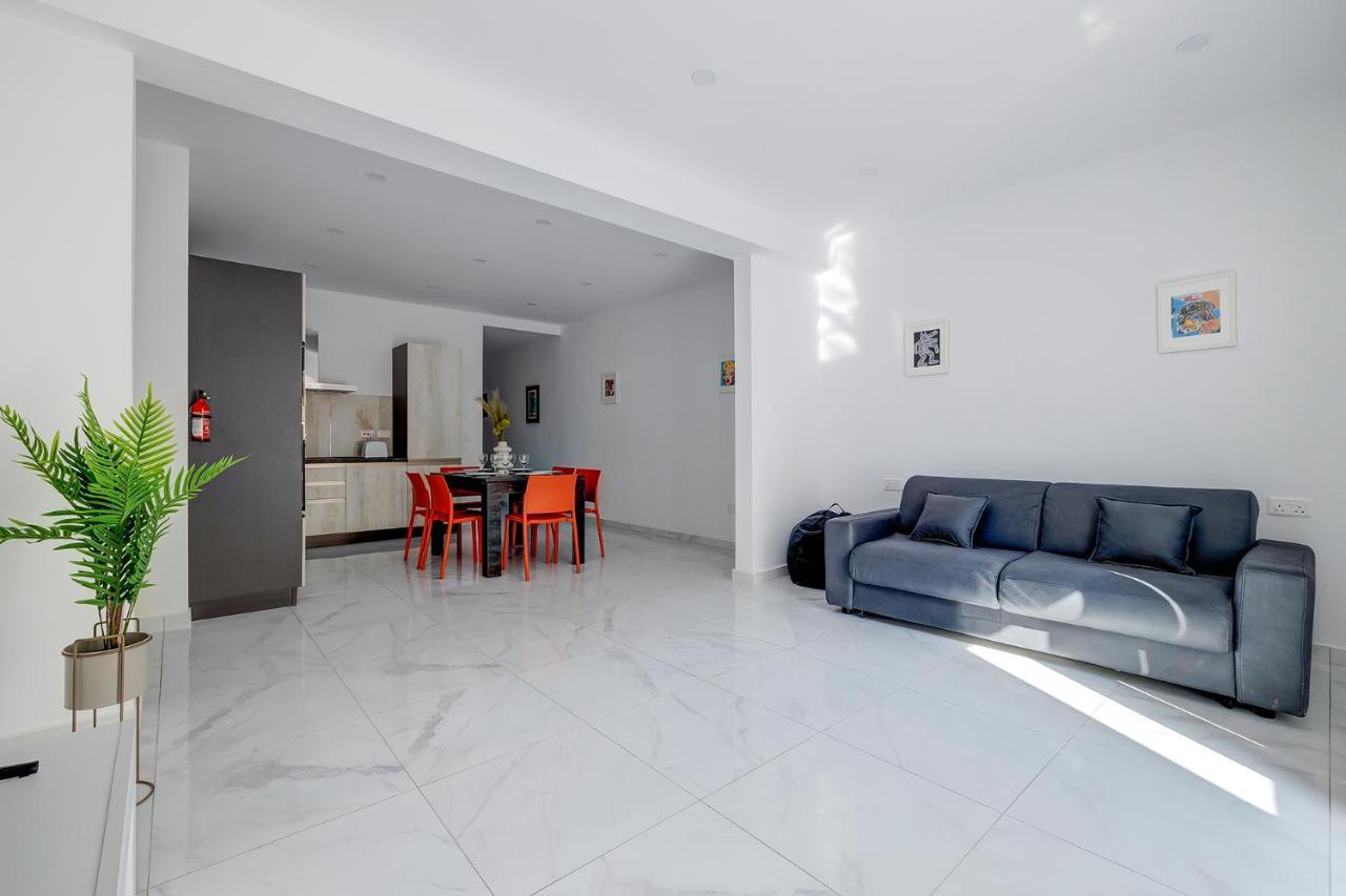 Modern Family Holiday Retreat In Gzira スリーマ エクステリア 写真