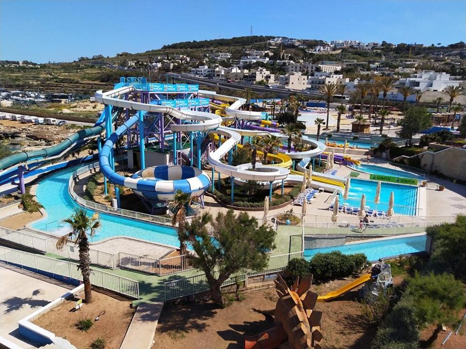 Modern Family Holiday Retreat In Gzira スリーマ エクステリア 写真