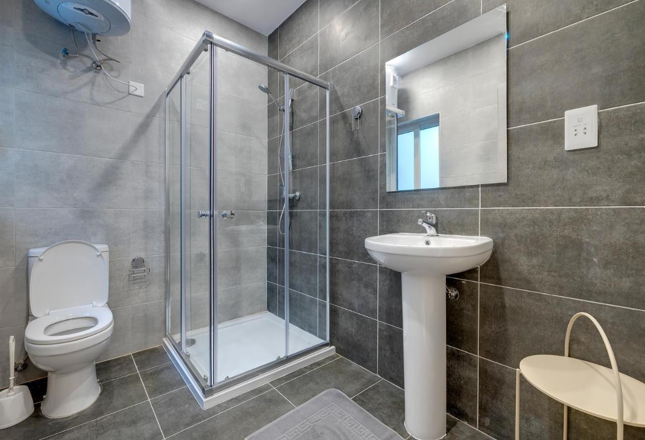 Modern Family Holiday Retreat In Gzira スリーマ エクステリア 写真