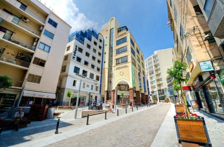 Modern Family Holiday Retreat In Gzira スリーマ エクステリア 写真