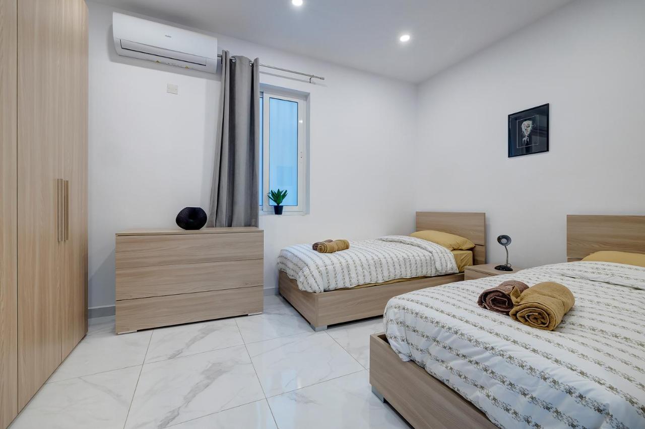 Modern Family Holiday Retreat In Gzira スリーマ エクステリア 写真