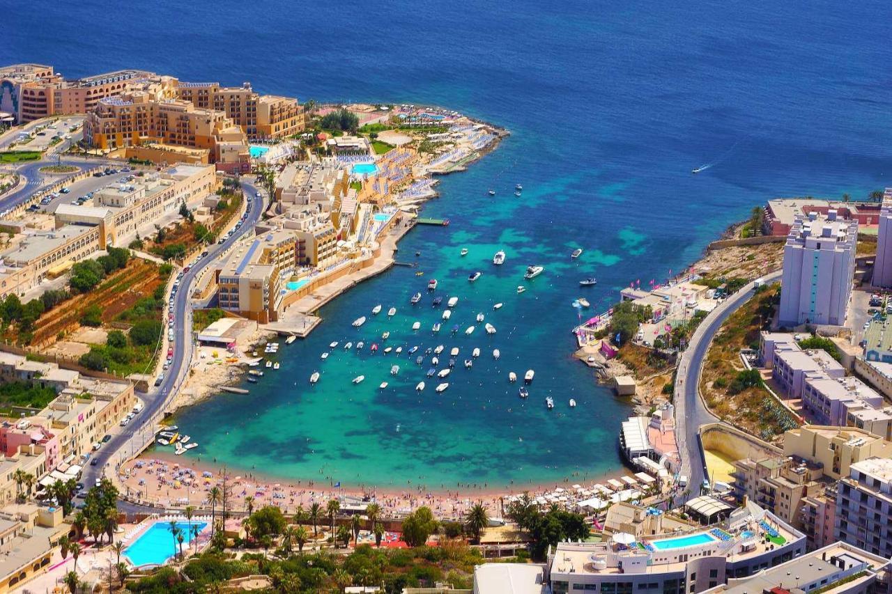 Modern Family Holiday Retreat In Gzira スリーマ エクステリア 写真